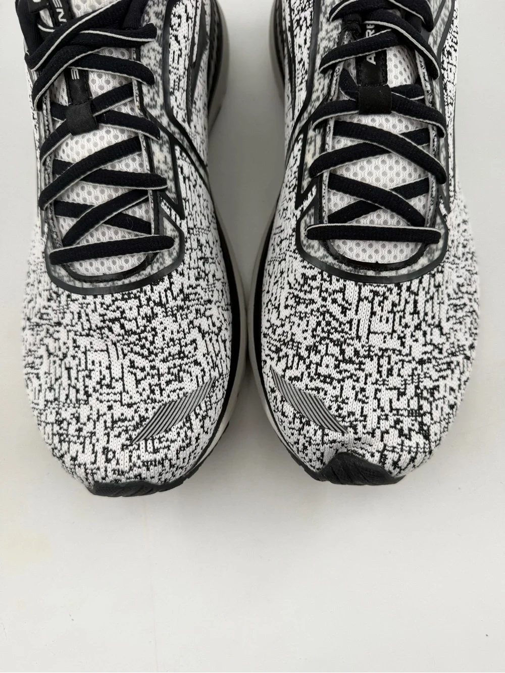 NEW! Brooks Men’s Moab 3 Vent Low - SZ 12- Black White Running Shoes Sneakers